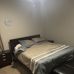 Queen Size Cherry Wood Bedroom Set