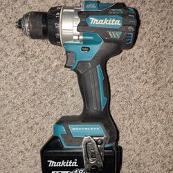 Makita hammer drill with 4.0 battery