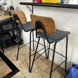 Bar Stool Set (2 Chairs)