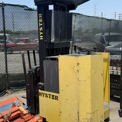 Hyster N30 Standup Reach Electric Forklift 
