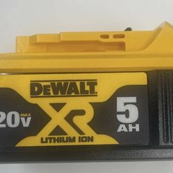  New DeWalt DCB205 XR 5AH 20 Volt MAX Lithium Ion Power Tool Battery 