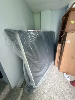 Queen/Full Mattress and Box Spring Set