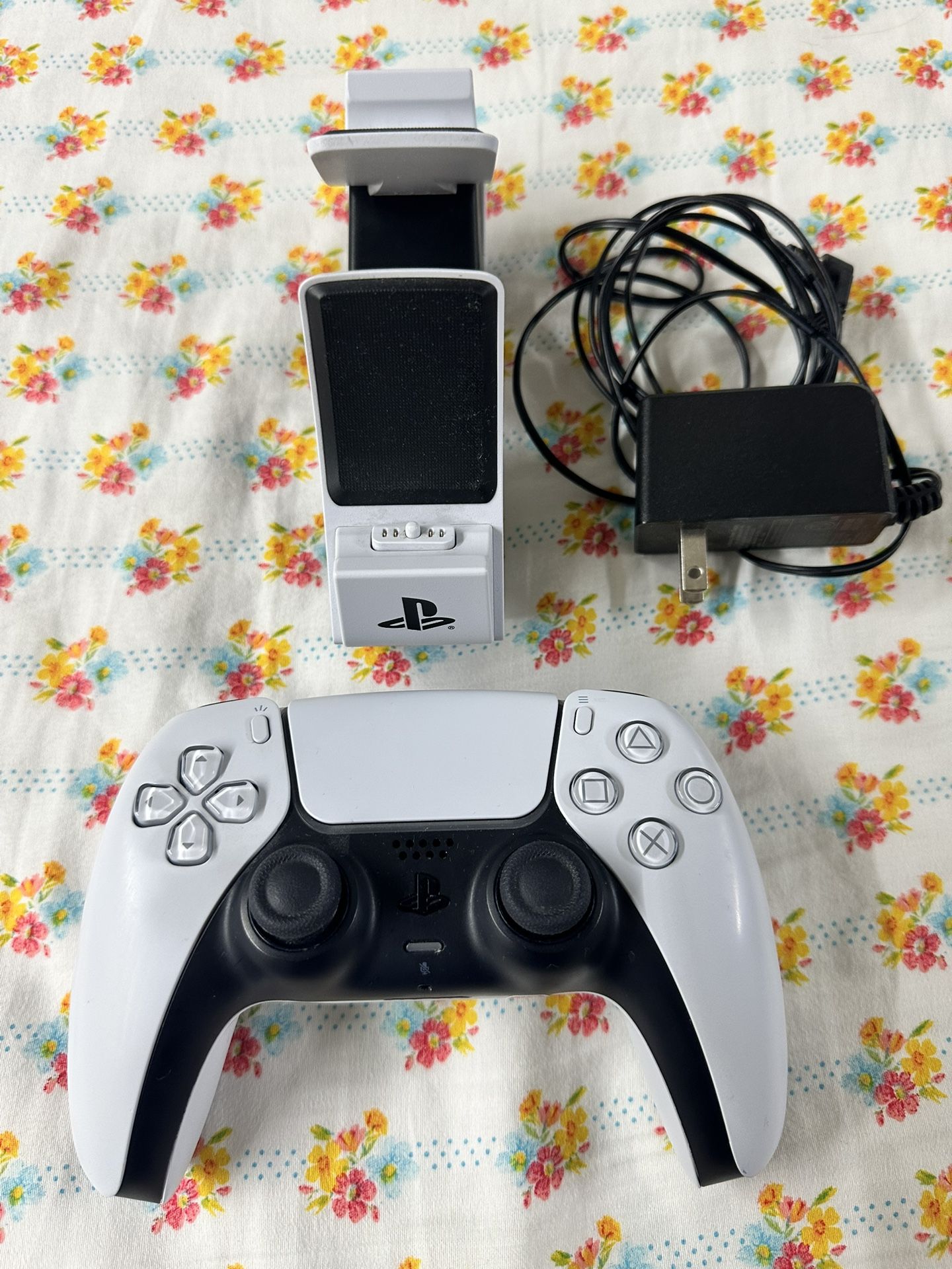 PS5 Wireless Controller - Charger Station ( Used )