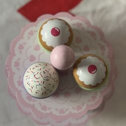 KidKraft Dessert Stand w Cupcakes 