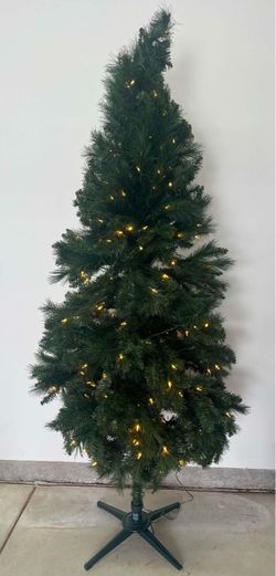 6.5 Prelit Christmas tree