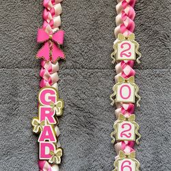 Bow graduation lei