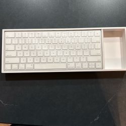 Magic Apple Keyboard 
