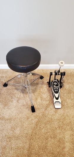 Drum throne And Pearl single bass pedal