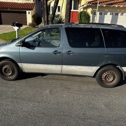 2000 Toyota Sienna