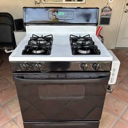 Hotpoint 30-in 4 Burners 4.8-cu ft Freestanding Natural Gas Range