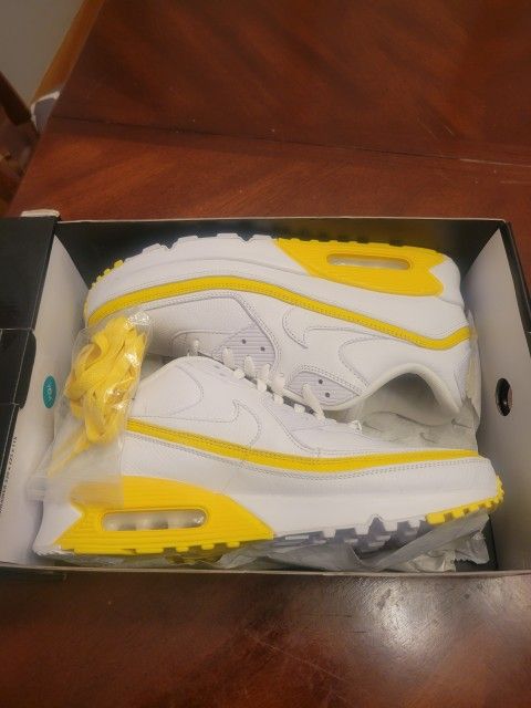 Nike Undefeated x Air Max 90 ' Size 11 MENS