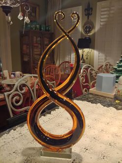 TWISTED ART GLASS FIGURE