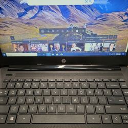 HP 14z Cm000 Jet Black Home and Business Laptop 16GB 500GB SSD USB 3.1 Bluetooth 4.2