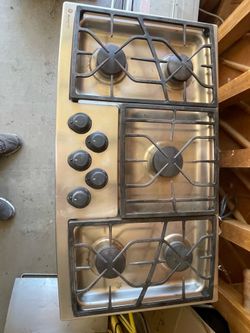 Monogram 36” 5 burner working cook top
