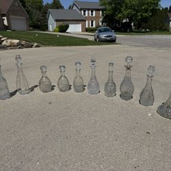 Elegant Wedding Table Centerpiece Bundle – Set of 10 Glass Decanters