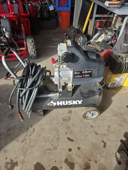 Husky 8gal 125 Psi 1.5 Hp