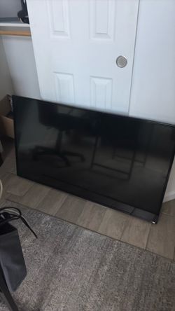Vizio tv with mounts remotes and stick 120