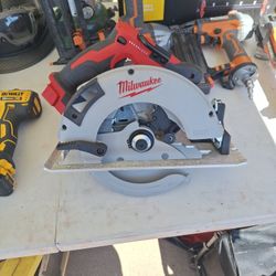 Milwaukee Brushless 7 1/4" Circular Saw