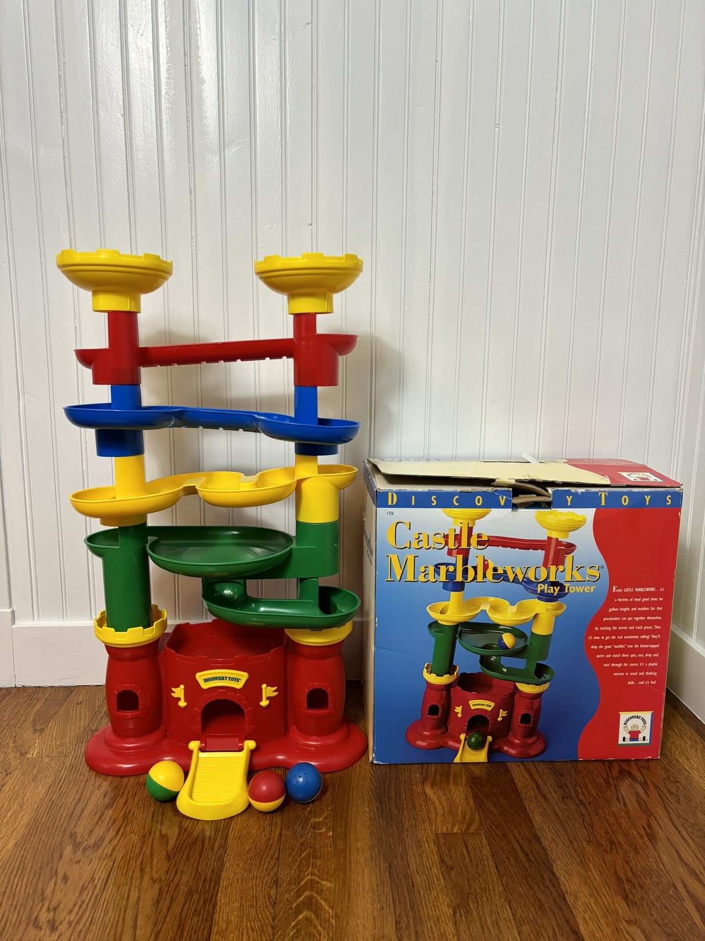 Discovery Toys Castle Marbleworks Tall Play Tower w/ 3 Original Jingle Balls EUC