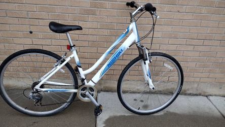 Women’s Nishiki Montour Hybrid bike