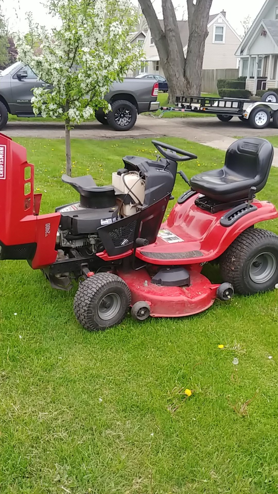 Craftsman T2400 Riding lawnmower for Sale in Franklin Park, IL - OfferUp