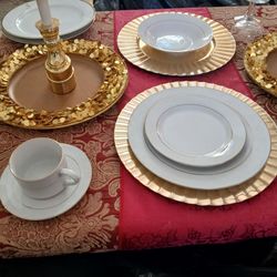 Porcelian dinner service for 8 or 12