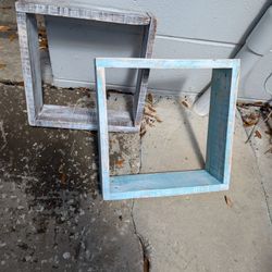 Set of 2 Square Shelves