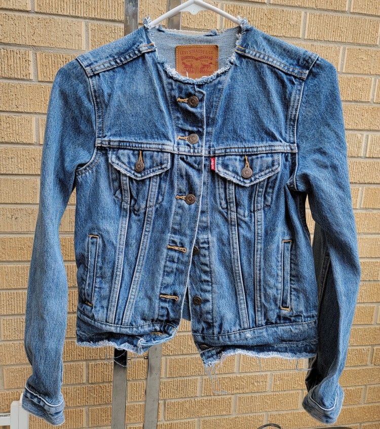 EXTRA SMALL LEVI'S JACKET