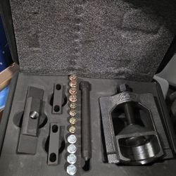 Tiger Tool Heavy-Duty Puller Kit — Includes Universal Joint Puller and Yoke Puller, High-Density Foam-Filled Case, Model# TIG20175