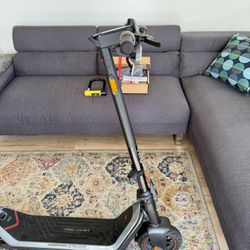 Scooter NIU KQi3 MAX (used) - 23 Miles Per Hour & 40 Miles Range
