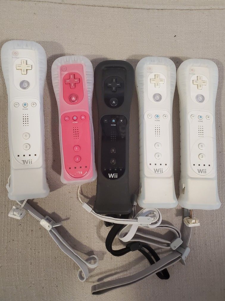 Nintendo wii OEM Wiimotes controllers with rubber covers MotionPlus built in