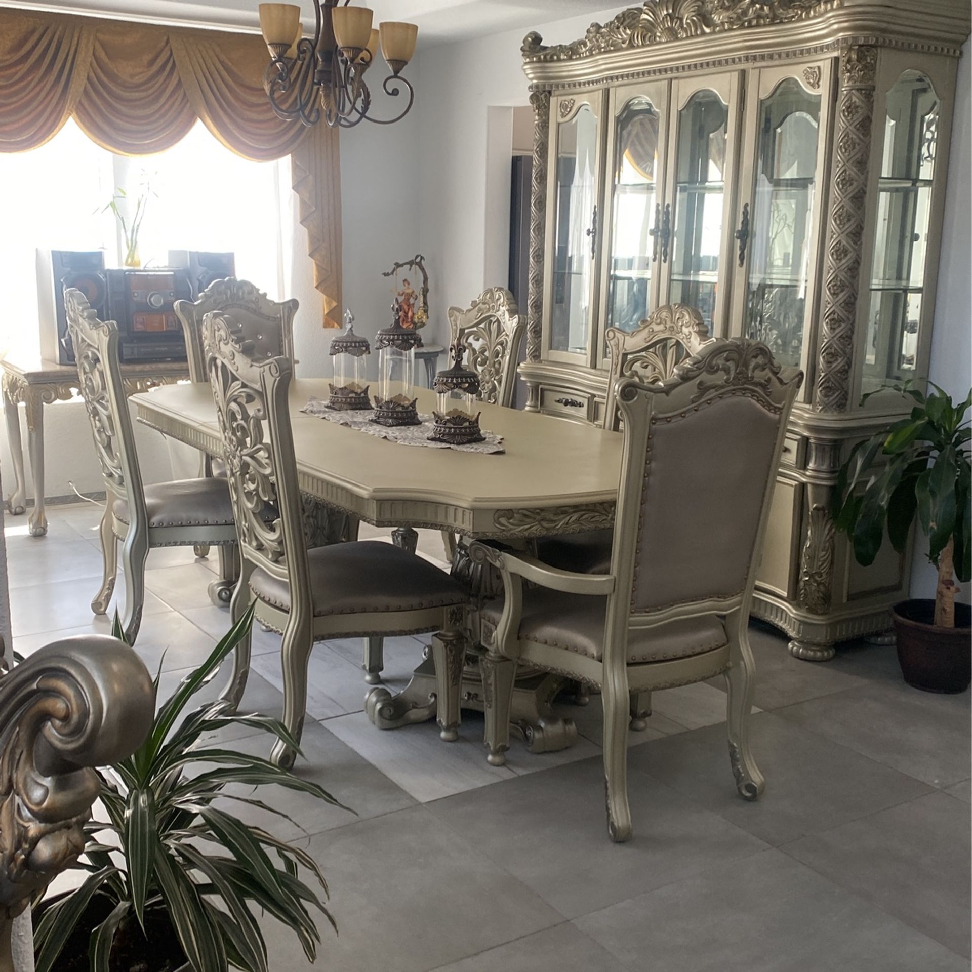 Comedor Elegante Seis Sillas Como Nuevo