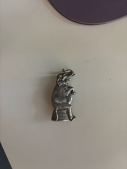 Antique elephant brooch pin!
