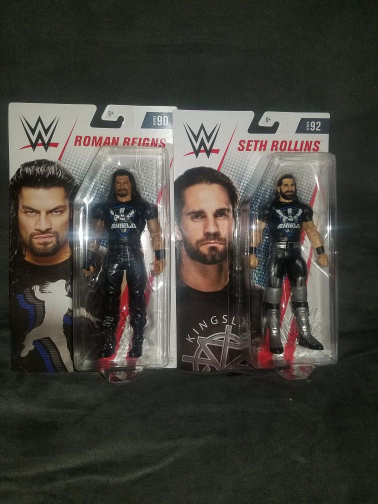 Wwe figures seth rollins roman reigns chase!!!