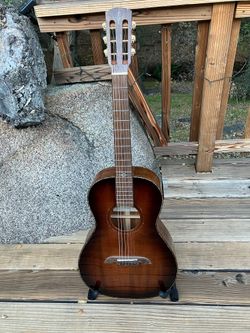 Alvarez Acoustic Guitar-MINT condition
