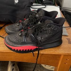Nike kyrie 7 bred Size 8 (CASH ONLY)