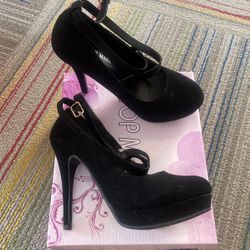 Black High Heels 
