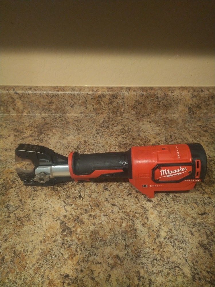 Milwaukee Cable Cutter