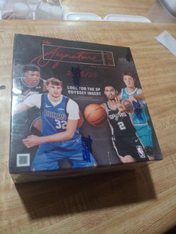 TOPPS SIGNATURE CLASS 2025 /26 MEGA BOX