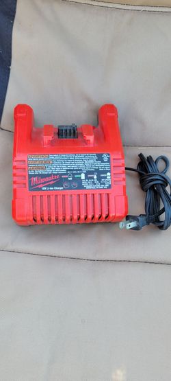 Milwaukee 18v charger