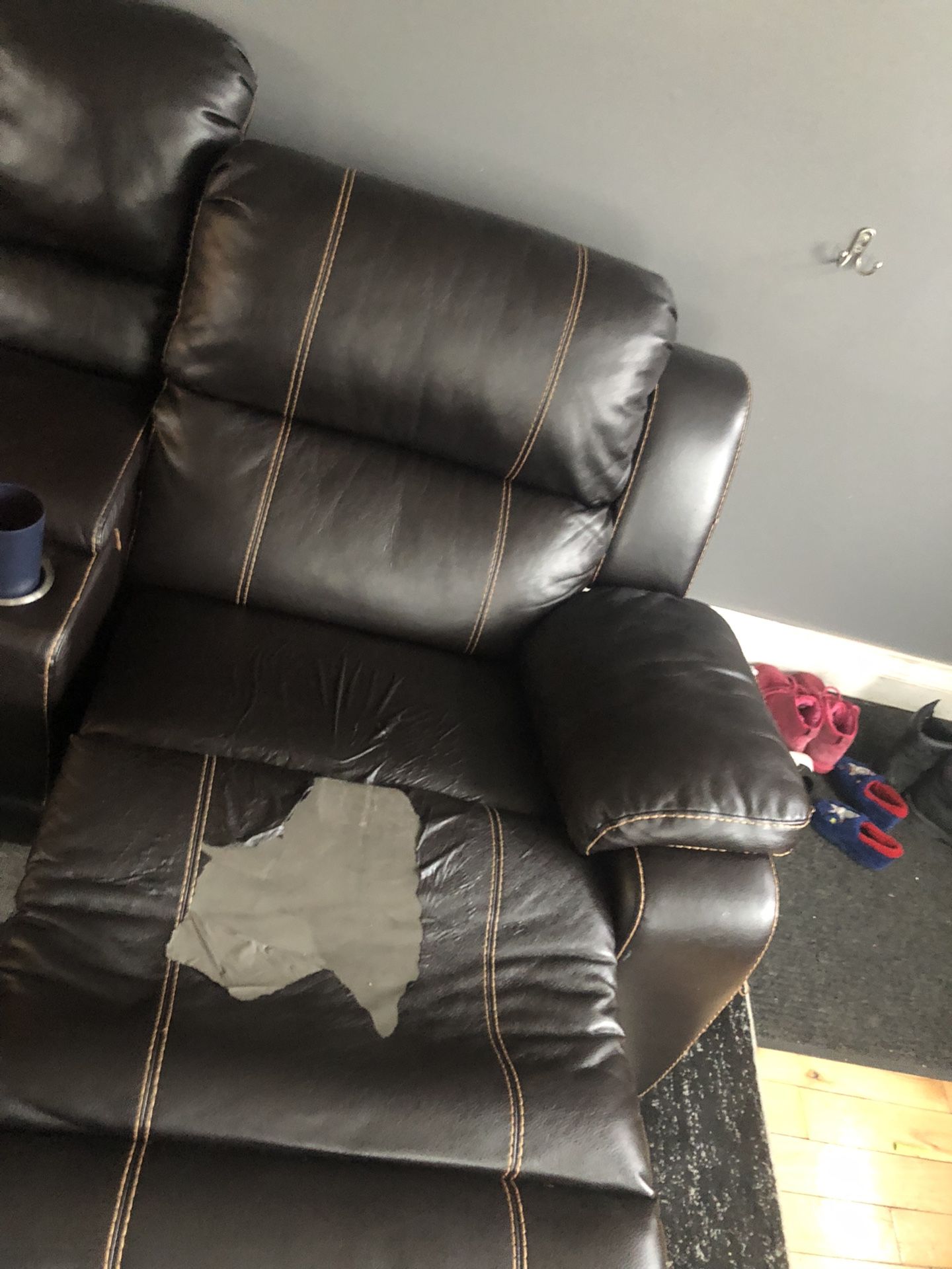 Black Leather Couch 3 Recliners