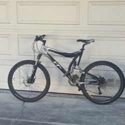 Giant VT two Mountain Bike 