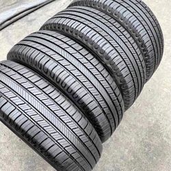 225/65/17 Michelin vendo un set de llantas usadas excelente condiciones de vida las 4 ✅🤩I am sellin