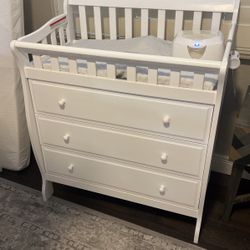 Changing Table With 3 Drawers 