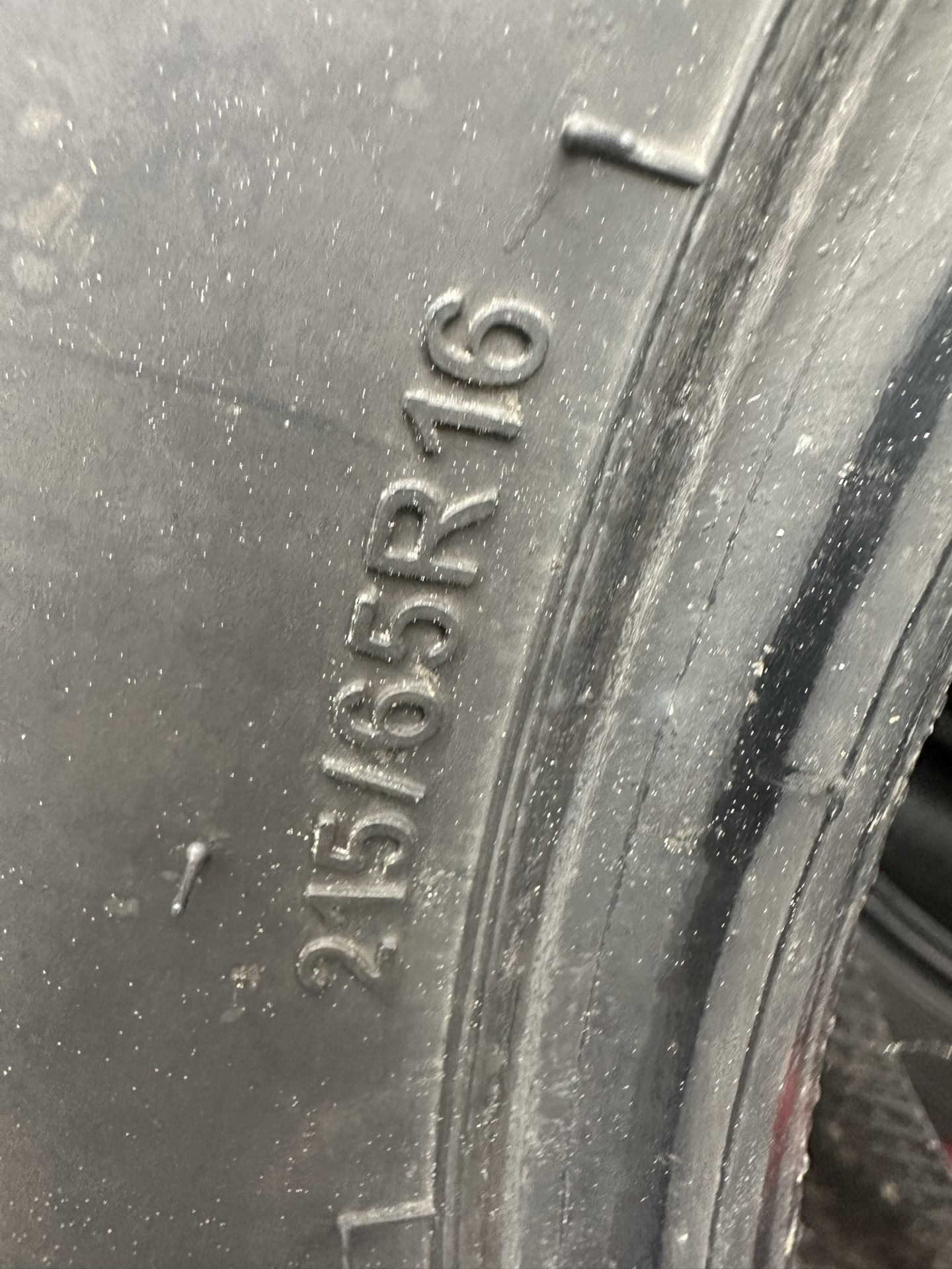 Tire 215/65/r16