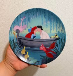 Disney The Little Mermaid Collector Plate kiss the girl