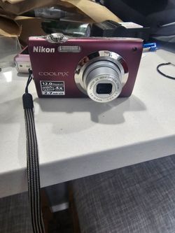 Nikon Coolpix S3000 Digital Camera Plum 12MP 4x Zoom *Fully Tested* With Battery and Charger