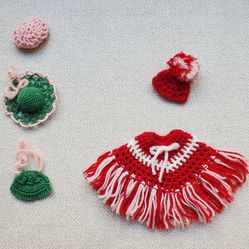 Barbie Vintage 1960’s Crochet Shawl And 4 Hats 