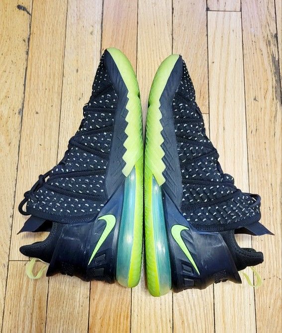Nike LeBron 17 Black/Lime US 10.5