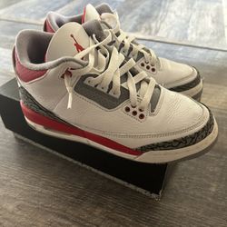 Jordan 3 Retro Fire Red (2022) (GS) size 5y